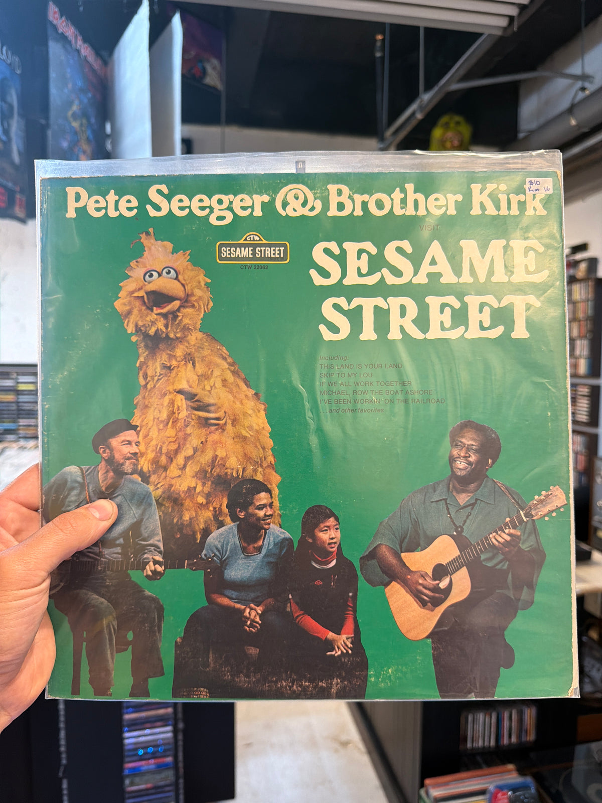 Pete Seeger & Brother Kirk Visit Sesame Street