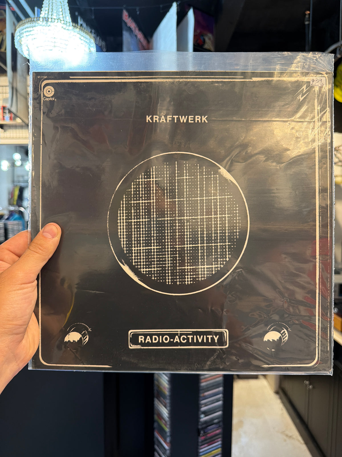 Kraftwerk - Radio Activity