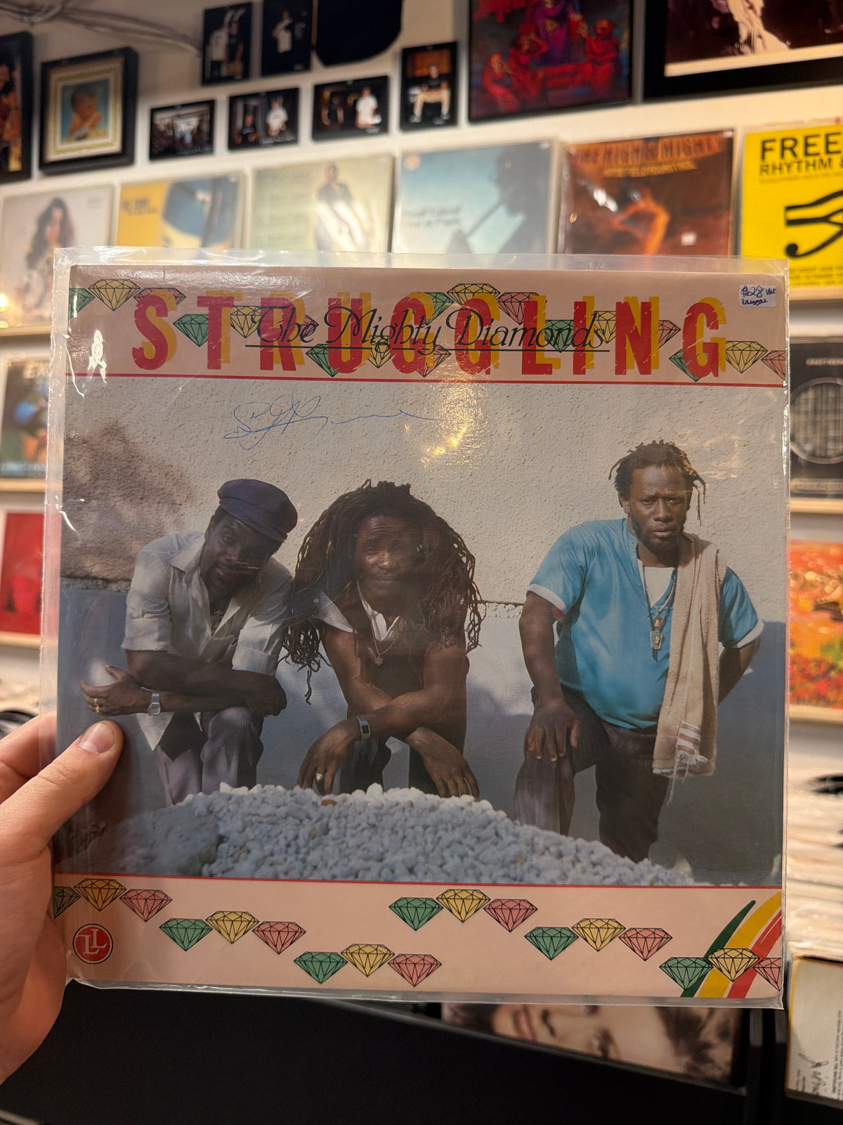 The Mighty Diamonds - Struggling