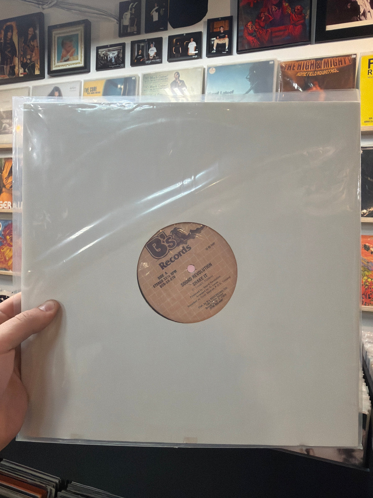 Sound Revolution - Shake It 12”
