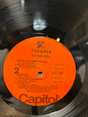 In the city - Tavares