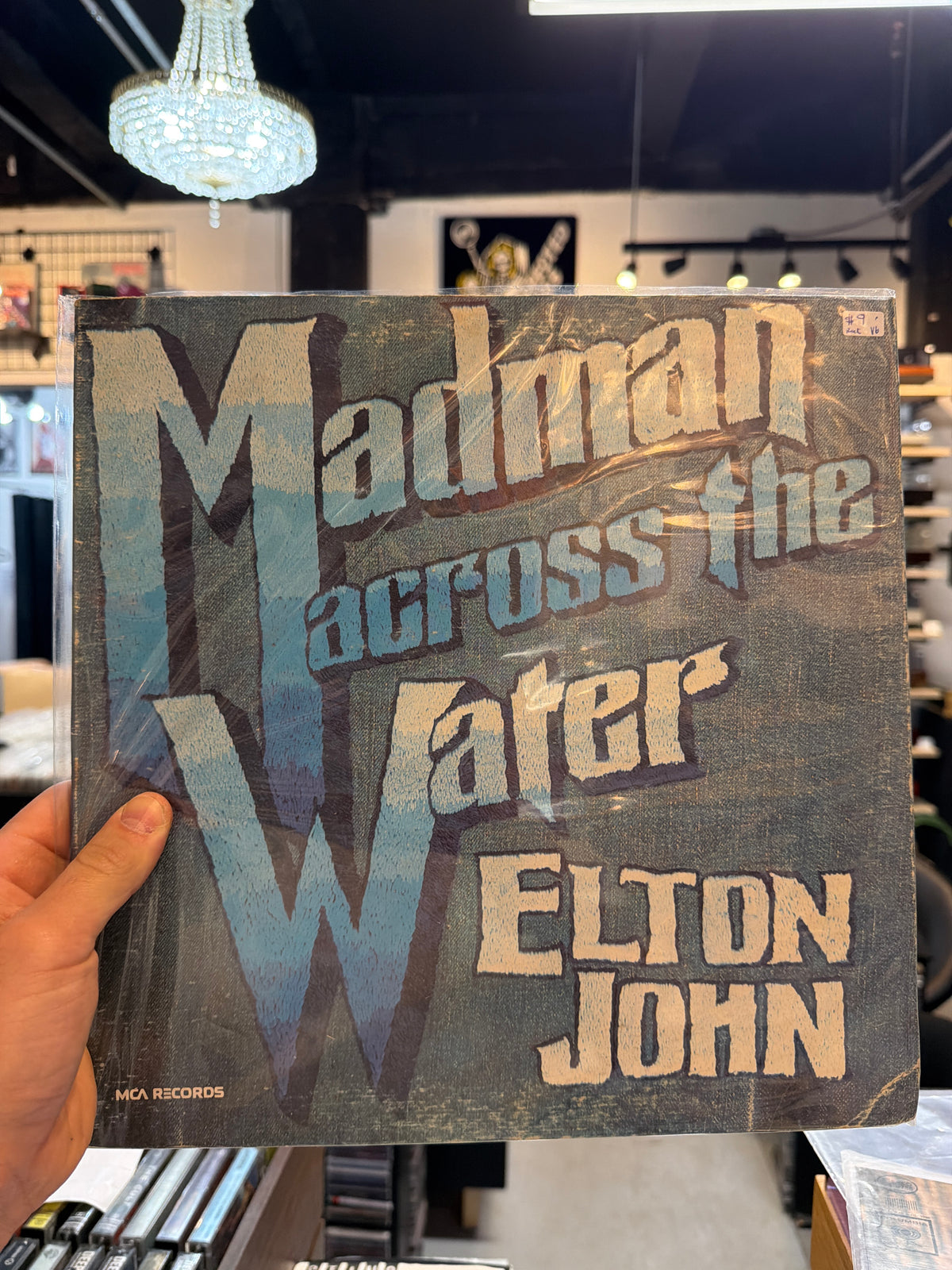 Elton John - Madman Across the Water