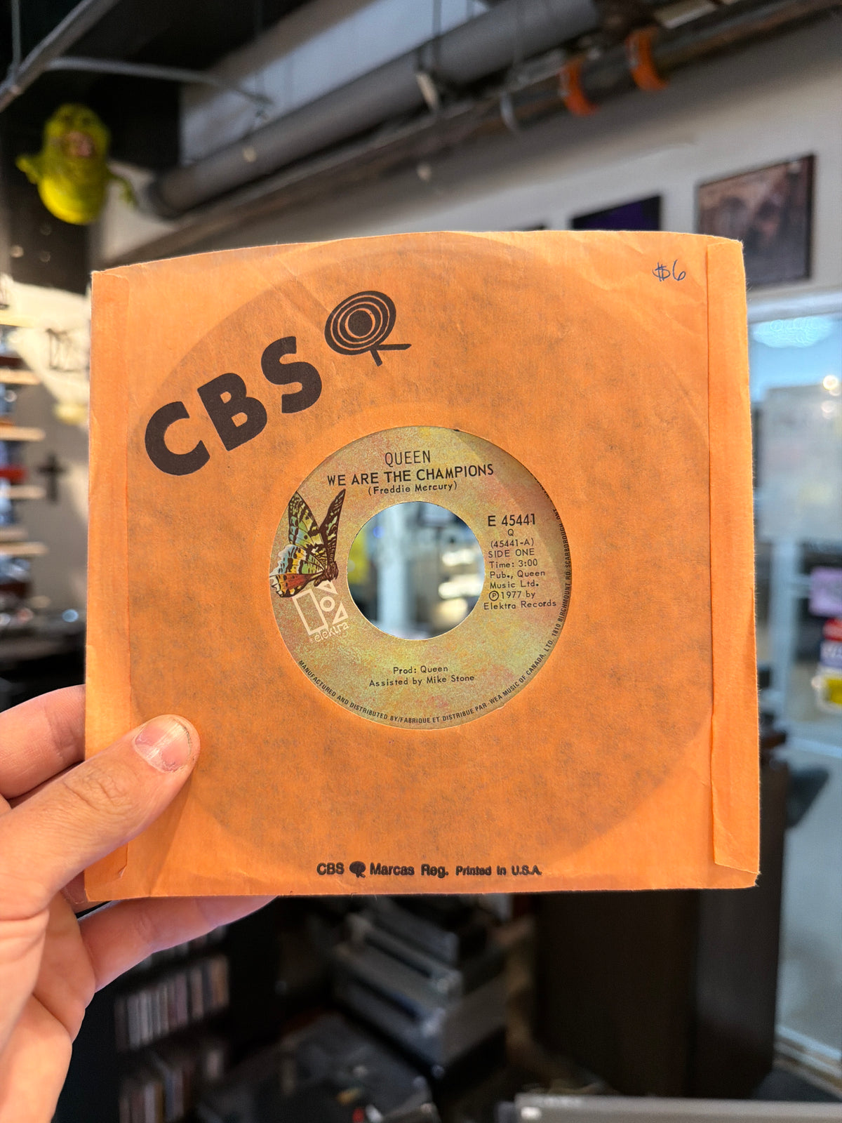 Queen - We Are The Champions (45rpm)